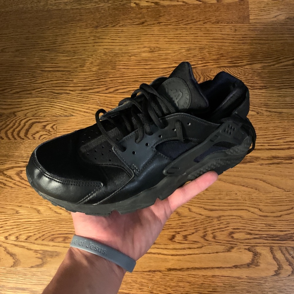Women’s Nike Air Huarache Shoes Size 9